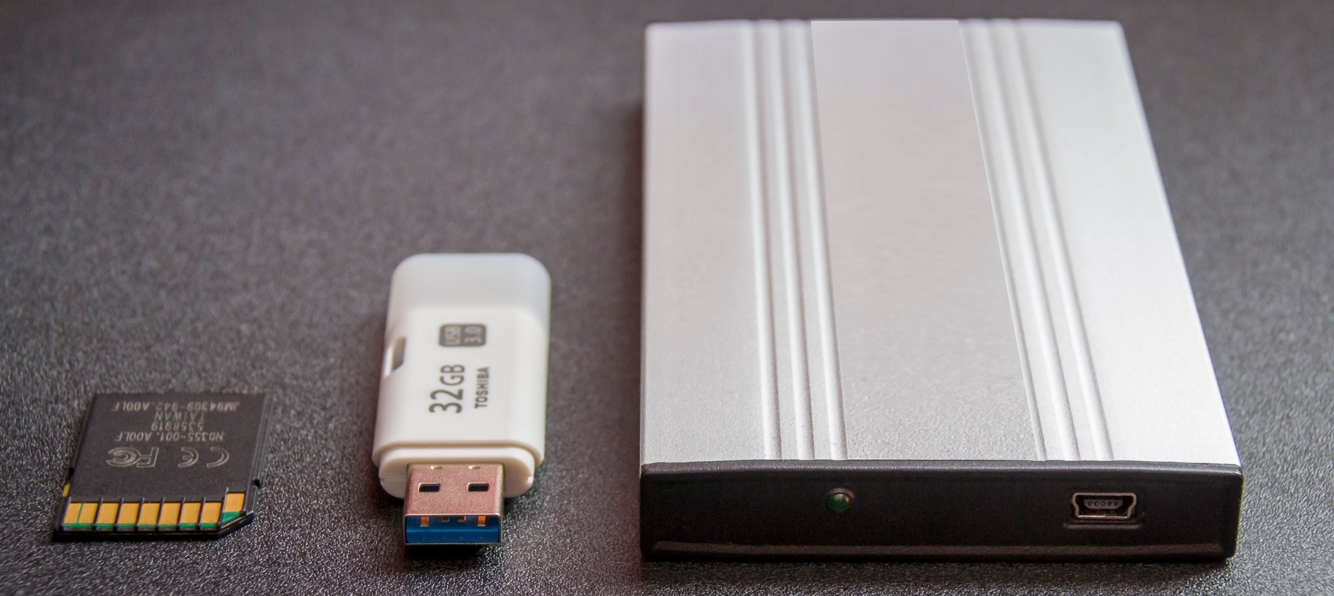 Kuinka palauttaa tiedot USB-muistitikulta..